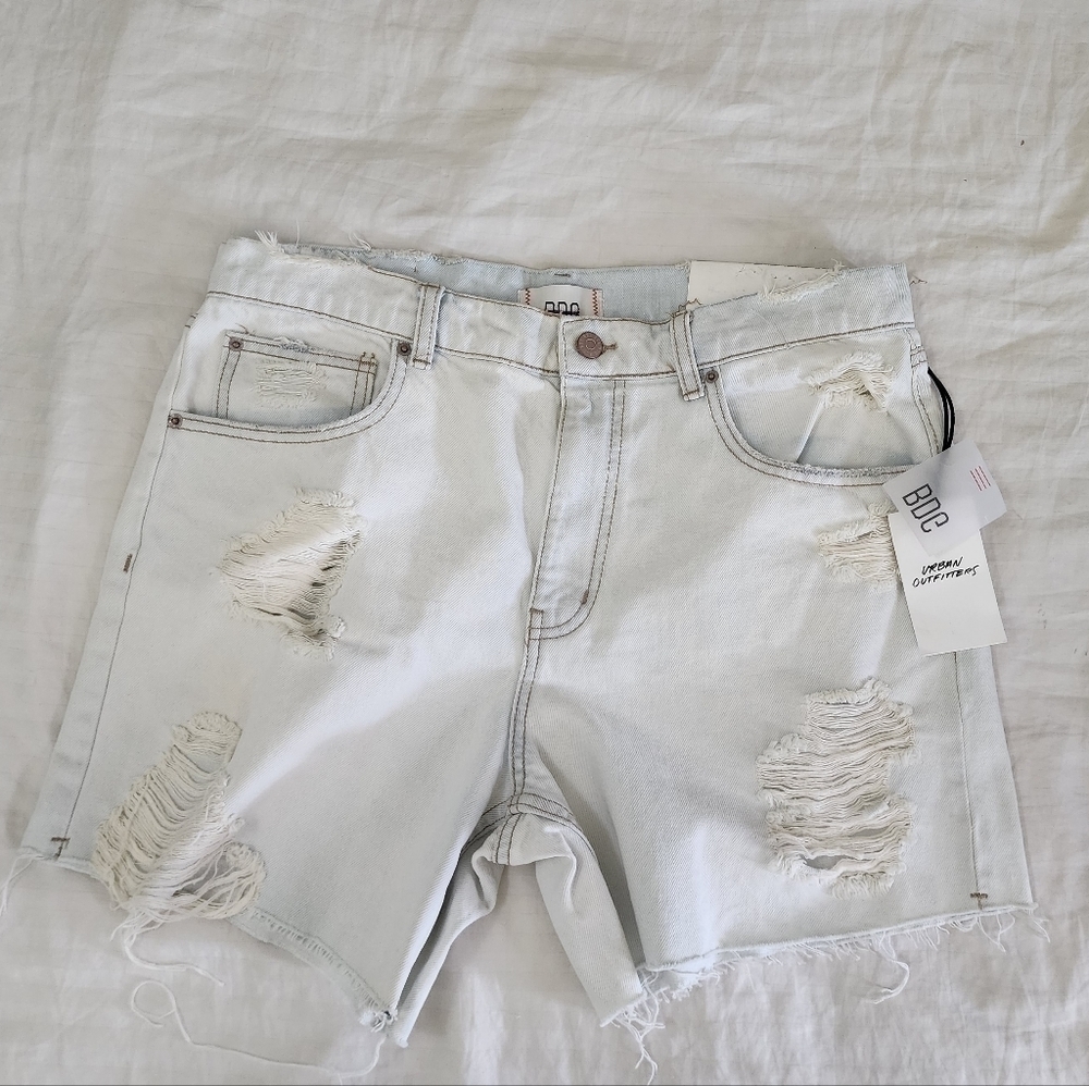 BDG for Urban Outfitters Ligh Wash Dropped Waist Destroy Short size 30 NWT